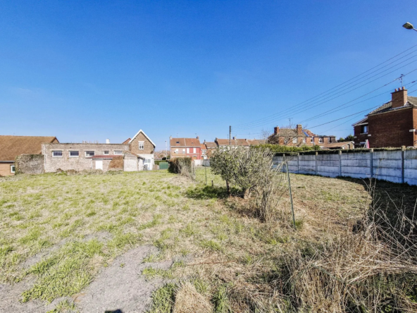 Terrain constructible de 598 m² à Lourches dans un secteur résidentiel calme