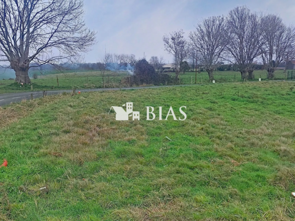 Terrain constructible viabilisé de 823 m² au Perrey, proche Pont-Audemer