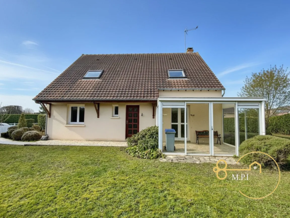 Maison 3 chambres avec sous-sol à Damigny – Village proche commodités