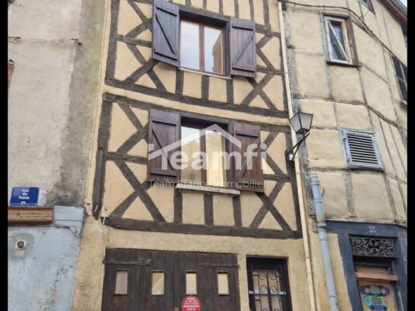 Maison à vendre en centre historique de Thiers avec fort potentiel