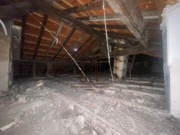 Combles à vendre de 60 m² à Suresnes, espace de stockage sécurisé