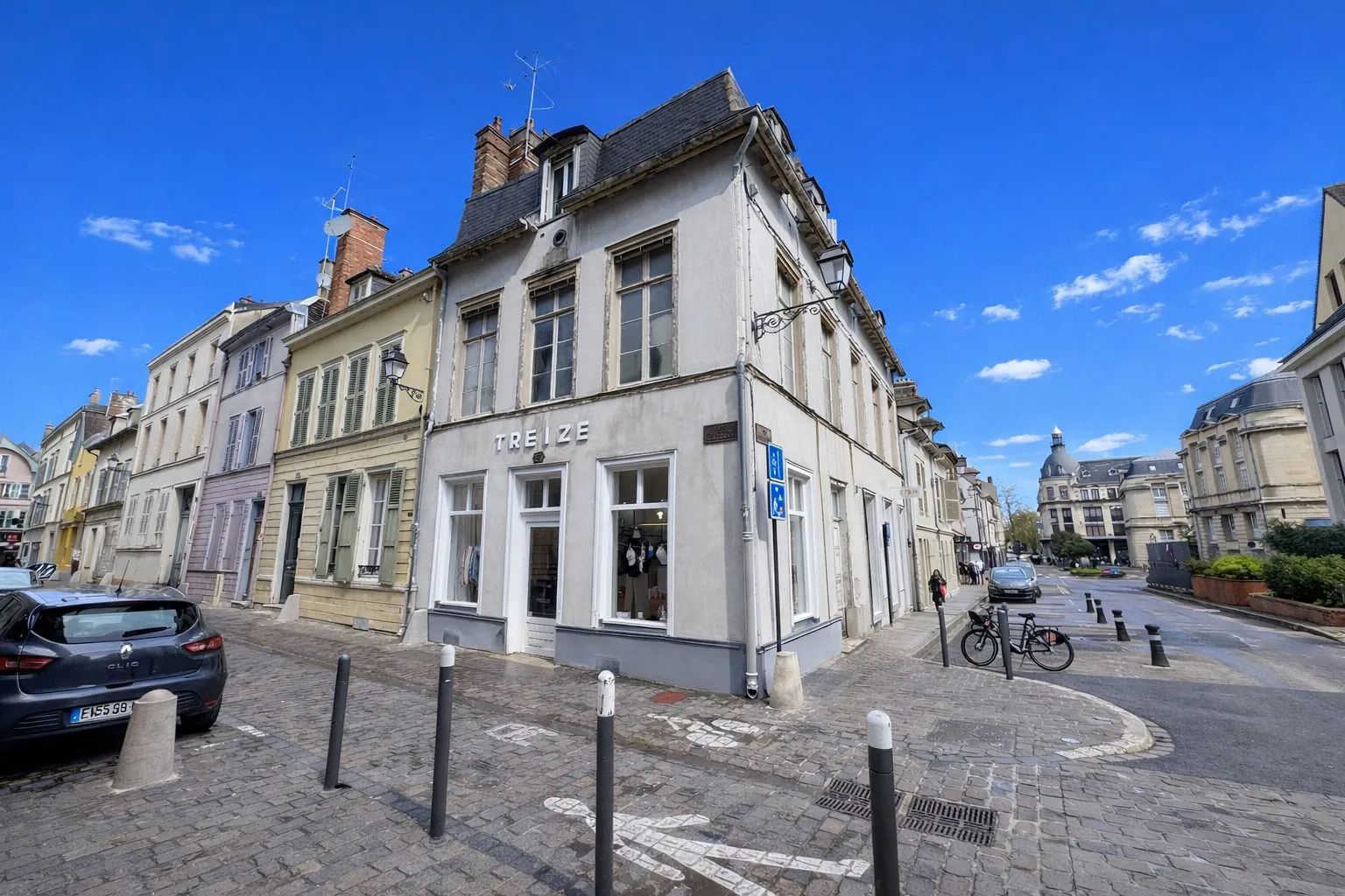 Local commercial rénové de 24 m² au centre-ville de Troyes – Idéal investisseur ou professionnel 