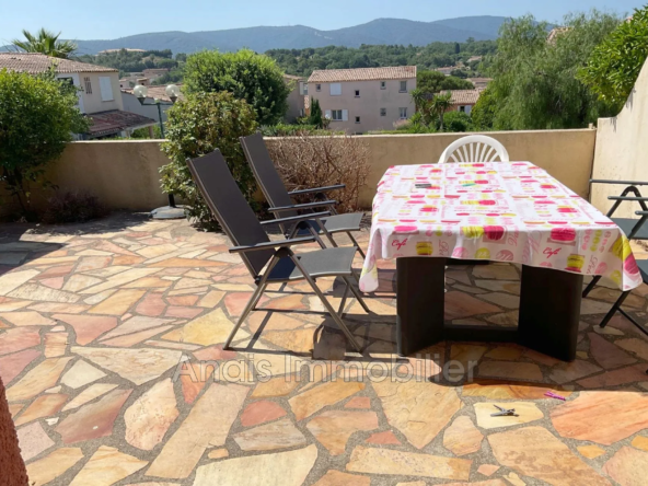 À vendre à Cogolin, charmant mazet de 60 m² avec 3 chambres et piscine
