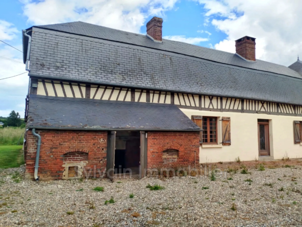 Belle maison à vendre avec grand terrain et fort potentiel à Illois