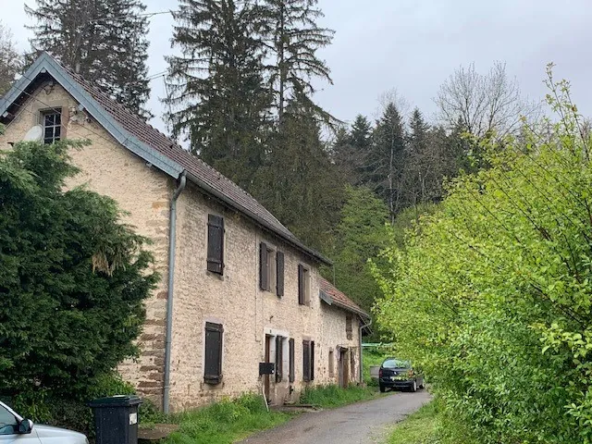 Maison T5 à Chagey avec travaux à vendre – Opportunité d’investissement