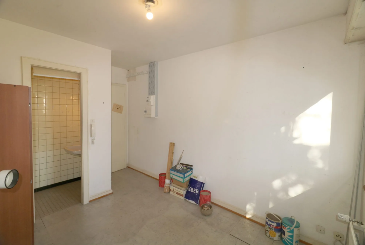 Chambre de service avec salle d'eau indépendante à Strasbourg Robertsau 