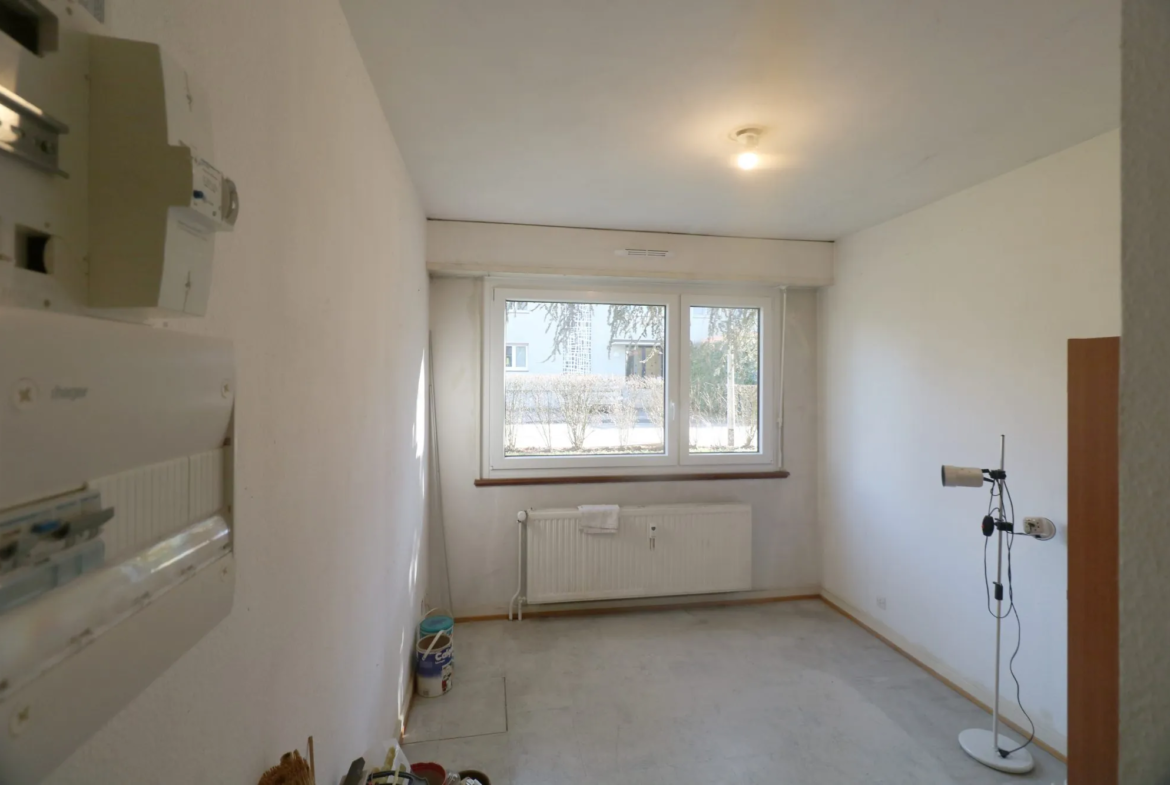 Chambre de service avec salle d'eau indépendante à Strasbourg Robertsau 