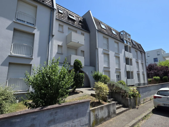 Studio meublé à vendre à Illkirch-Graffenstaden - 21m², parking & cave