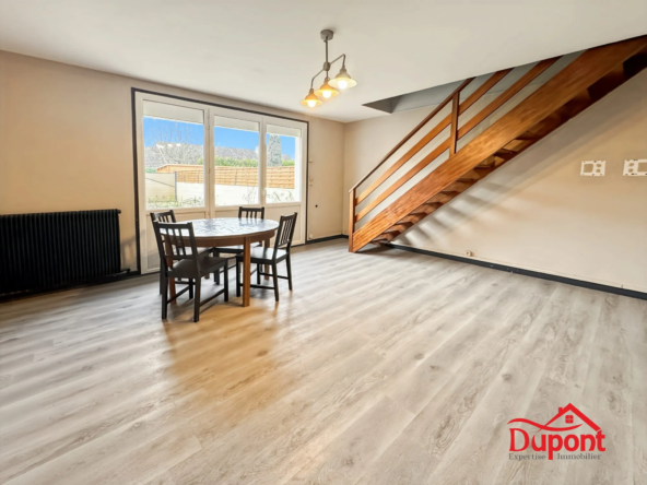 Maison de 80 m² avec 3 chambres, garage et deux terrasses à Sainte-Colombe