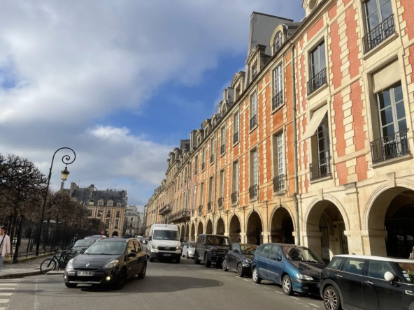 Fonds de commerce Café et Petite Restauration à Paris 4ème - Terrasse, Bail Longue Durée