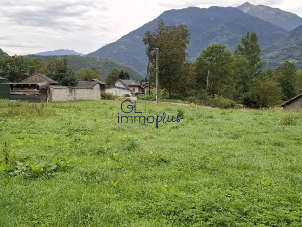 Terrain constructible plat de 534 m² à La Bâthie en Savoie