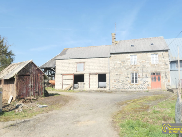 Fermette à rénover avec dépendances et grand terrain proche de Barenton