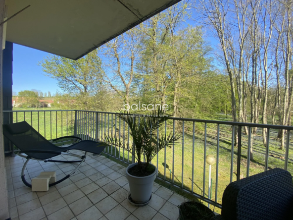 Appartement 4 pièces à Petit-Couronne avec garage et terrasse