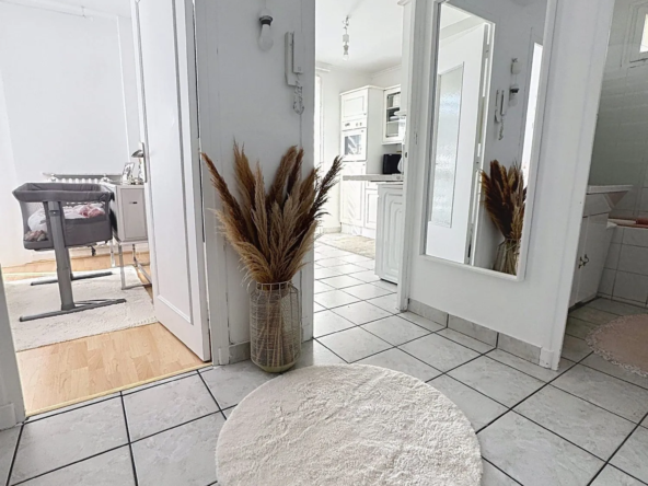 Bel appartement T4 avec balcon, cave et garage au 6ème étage à Saint-Étienne