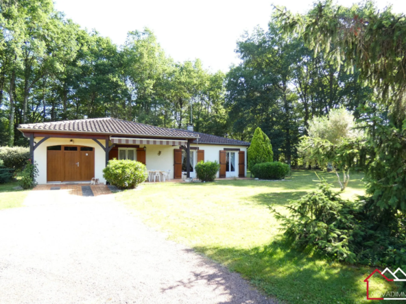 Maison de plain-pied de 118 m² avec grand terrain arboré à Saint-Front-de-Pradoux