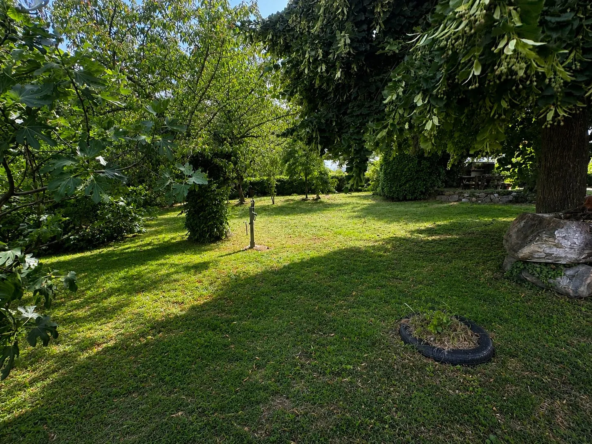 Terrain agricole non constructible à vendre à Porte-de-Savoie - 520 m²