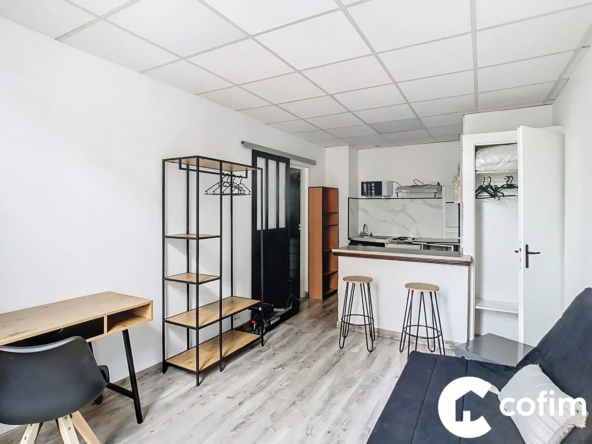 Immeuble à vendre à Pau avec trois studios lumineux et rendement élevé