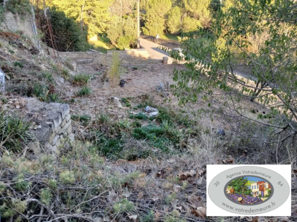 Terrain constructible à vendre à Pont-Saint-Esprit – 450 m², proche centre-ville