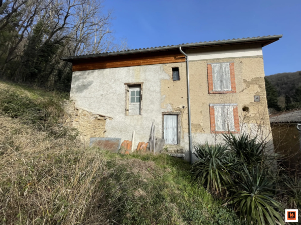 Maison avec grange attenante à Thiers - Opportunité à saisir
