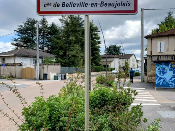 Immeuble à vendre en centre-ville de Belleville en Beaujolais – 200 m² avec appartement et commerce