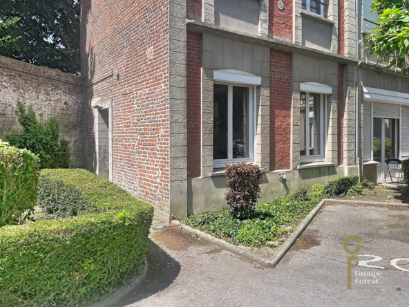 Appartement à vendre à Lille – Studio lumineux avec parking en rez-de-jardin