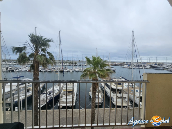 Studio cabine avec vue sur le port à Gruissan, 6 couchages