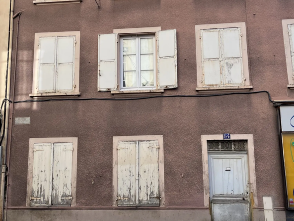 Immeuble à vendre à Thizy-les-Bourgs avec fort potentiel locatif