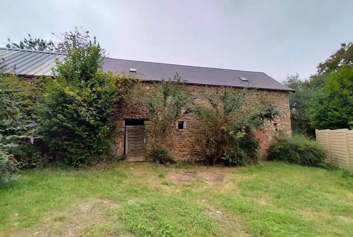 Maison de plain-pied avec terrain de 4,25 hectares à Vimartin-sur-Orthe 