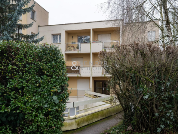 Vente d'un appartement F2 récent avec balcon et parking à Nancy - Fac de Lettres