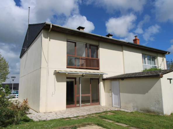 Maison à vendre à Ecouflant – 4 chambres, garage et dépendance