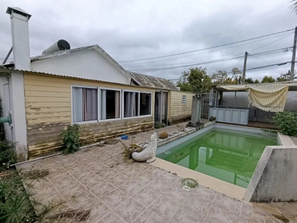 Maison à vendre avec piscine à Le Tampon - Rénovation à prévoir