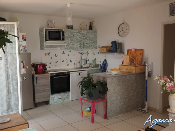 Appartement T3 avec deux terrasses et parking à Saint-Laurent-de-la-Salanque