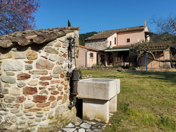 Maison de village 4 chambres avec grand terrain à Gagnières