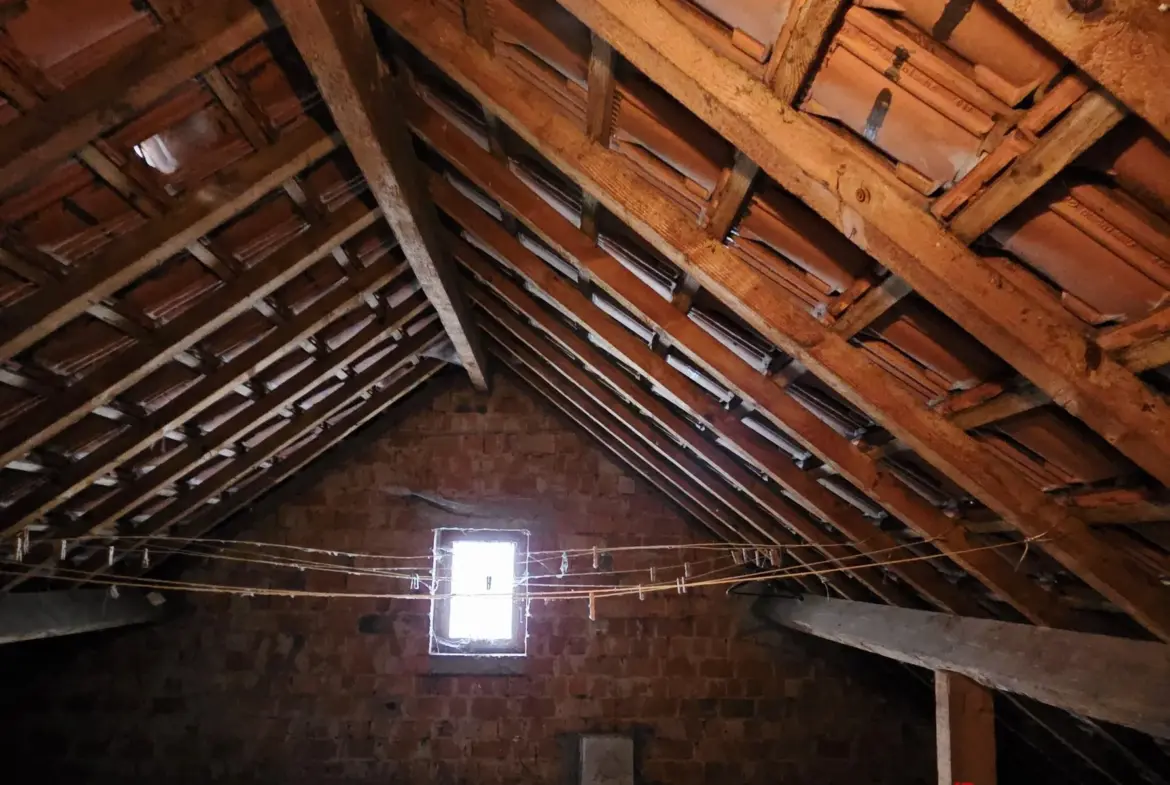 Maison individuelle à rénover à Bliesbruck, proche des écoles et nature 