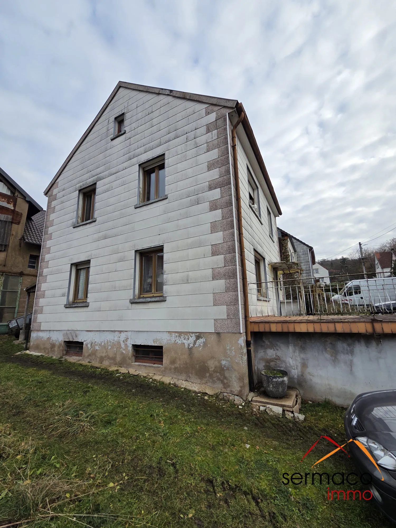Maison individuelle à rénover à Bliesbruck, proche des écoles et nature 