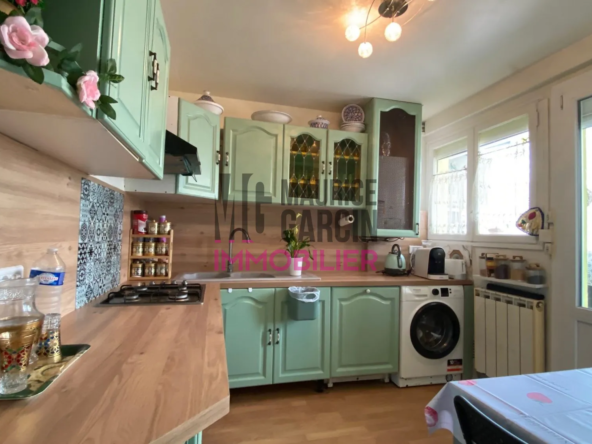 À vendre appartement 5 pièces à Orange avec balcon et cave, proche centre-ville