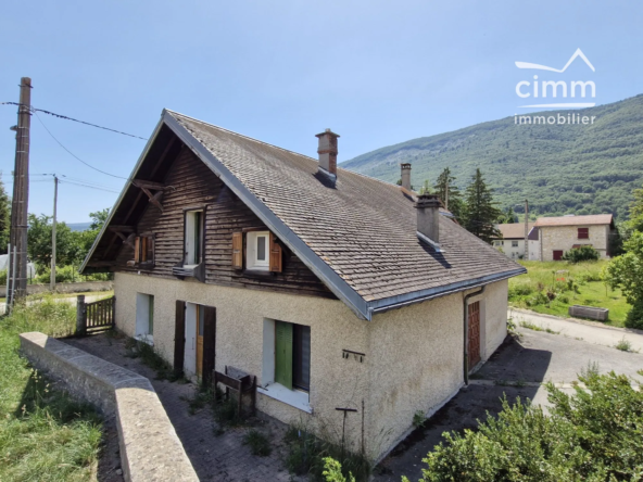 Maison à vendre à Vassieux-en-Vercors avec potentiel locatif et garage