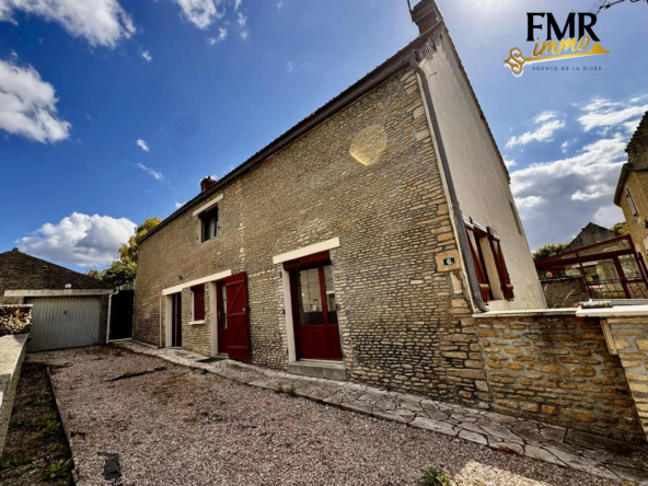 Maison à vendre à Vendeuvre avec jardin et dépendances – 98 m²
