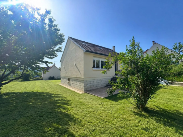 Maison individuelle rénovée de 85,70 m² avec jardin à Saconin-et-Breuil