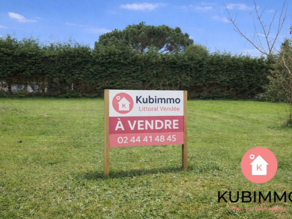 Terrain constructible de 955 m² à Saint-Hilaire-la-Forêt proche plages