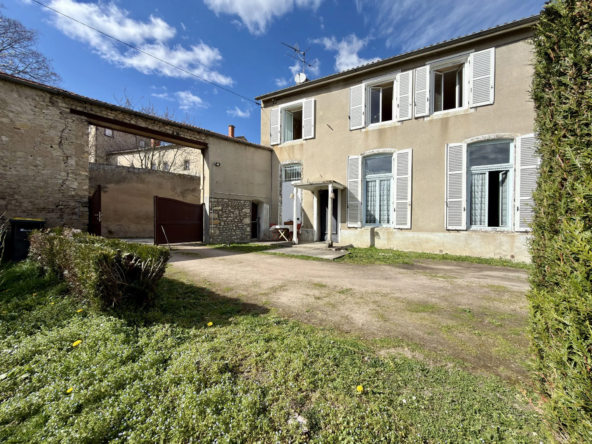 Maison de 210 m² avec double entrée à Gannat, idéale pour famille ou activité professionnelle