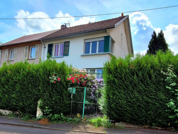 Maison à rénover à Saint-Dié-des-Vosges, 3 chambres, terrain de 592 m²