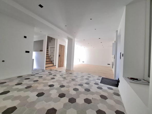 Maison familiale lumineuse avec 4 chambres à Courgains