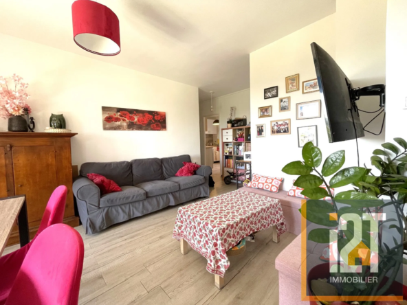 Appartement T3/T4 rénové avec balcons à Neimes dans le quartier Beausoleil / Marronniers