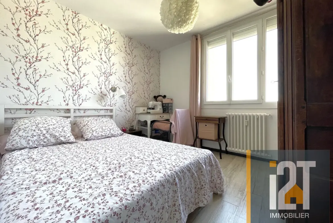 Appartement T3/T4 rénové avec balcons à Neimes dans le quartier Beausoleil / Marronniers 
