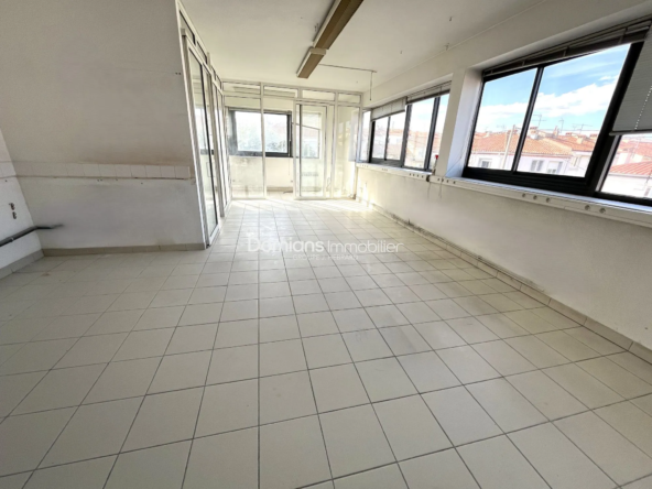 Local professionnel de 72 m² à vendre à Perpignan, secteur Kennedy