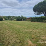 Terrain constructible de 610 m² à Saint Sulpice-la-Pointe, idéal pour votre maison