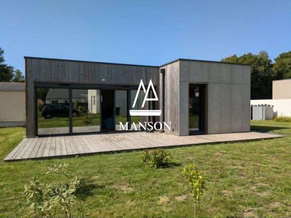 Maison écologique à ossature bois de plain-pied à Lanrodec, 2 chambres, jardin et terrasse