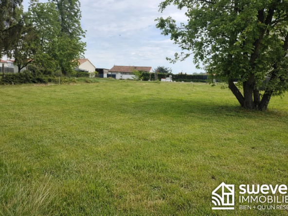 Terrain constructible de 770 m² au Lherm, secteur calme et viabilisé