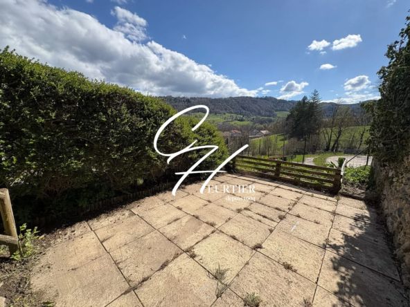 Maison 4 pièces de 80 m² à Saint-Geoire-en-Valdaine avec terrasse